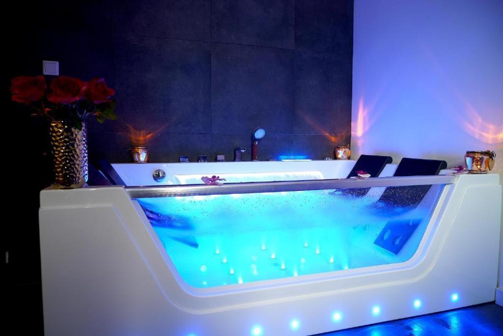 Relax Jacuzzi Apartment 크라쿠프 외부 사진