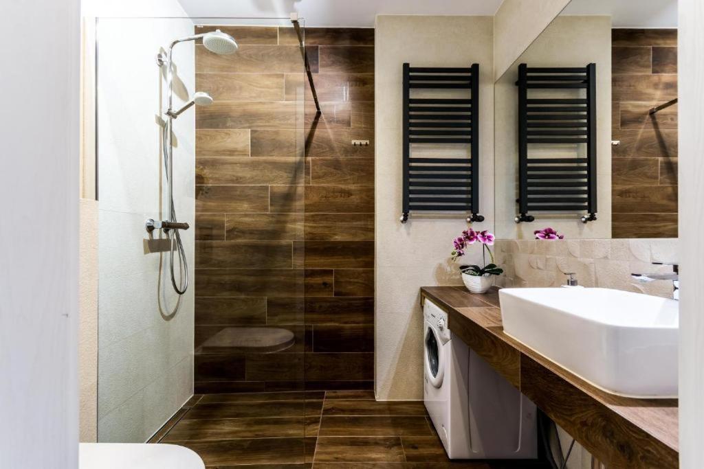 Relax Jacuzzi Apartment 크라쿠프 외부 사진